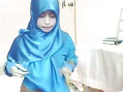 VidsPlus presents: Satin hijab 1