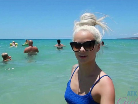 VidsPlus presents: Elsa jean moans while getting pleasured by her man in the car