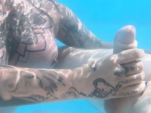VidsPlus presents: Underwater bj pool fun with the creampies