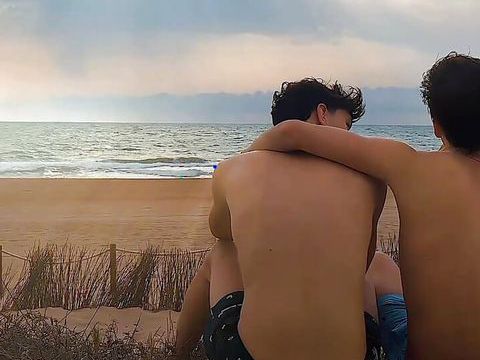 VidsPlus presents: Staxus :: beach boy bangers :: surfer friends, can't contain their passion on the beach