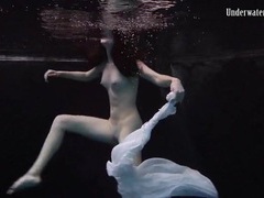 VidsPlus presents: Balletic underwater swimming with a teen beauty